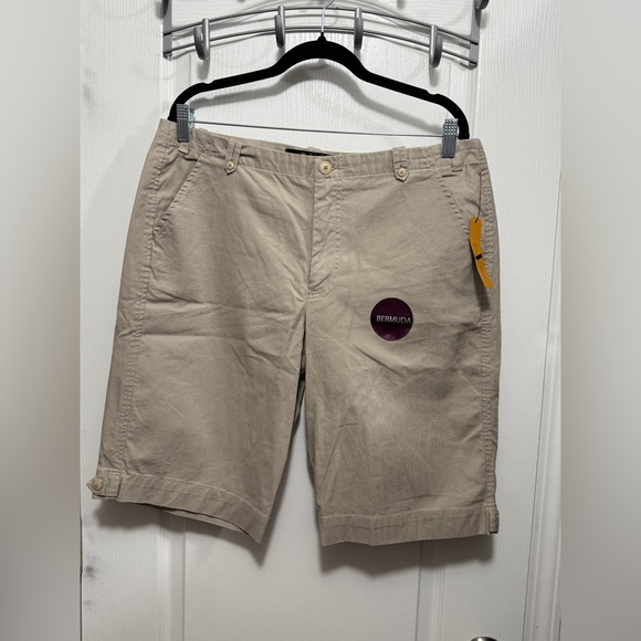 Gloria Vanderbilt Womans Bermuda Shorts 14 Stretch Khaki Beige Preppy Classic - Picture 1 of 14